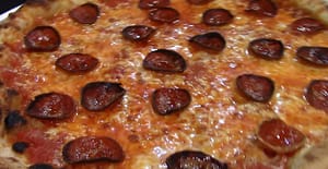 Ezzo pepperoni pizza